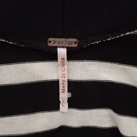 Black And White Striped Long Cardigan Junior Women's Size Large - Picture 3 of 3